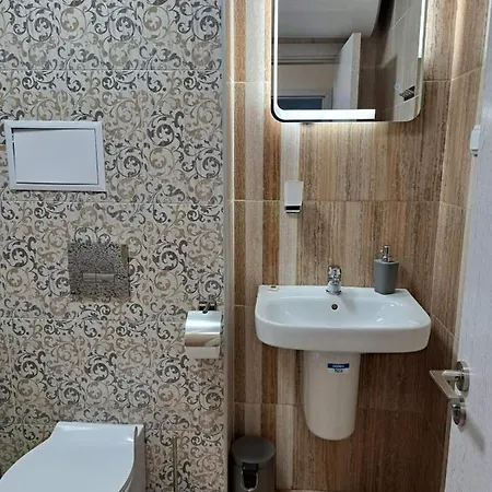 Deluxe 6 Apartment *