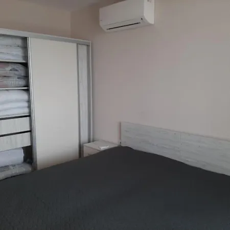 Deluxe 6 * Saints Constantine and Helena