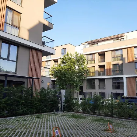 Deluxe 6 * Saints Constantine and Helena