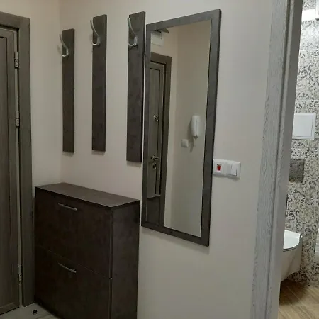 Deluxe 6 * Святі Костянтин і Олена