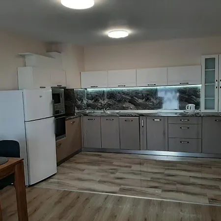 Deluxe 6 * Saints Constantine and Helena