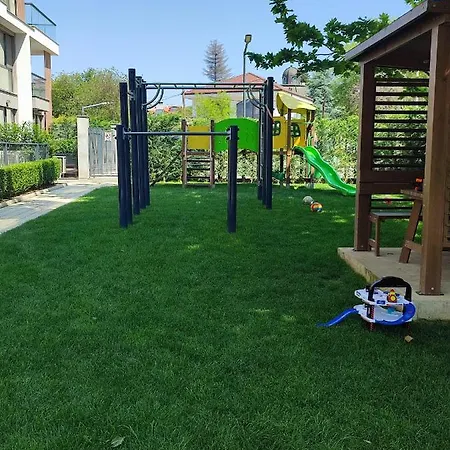 Deluxe 6 * Saints Constantine and Helena